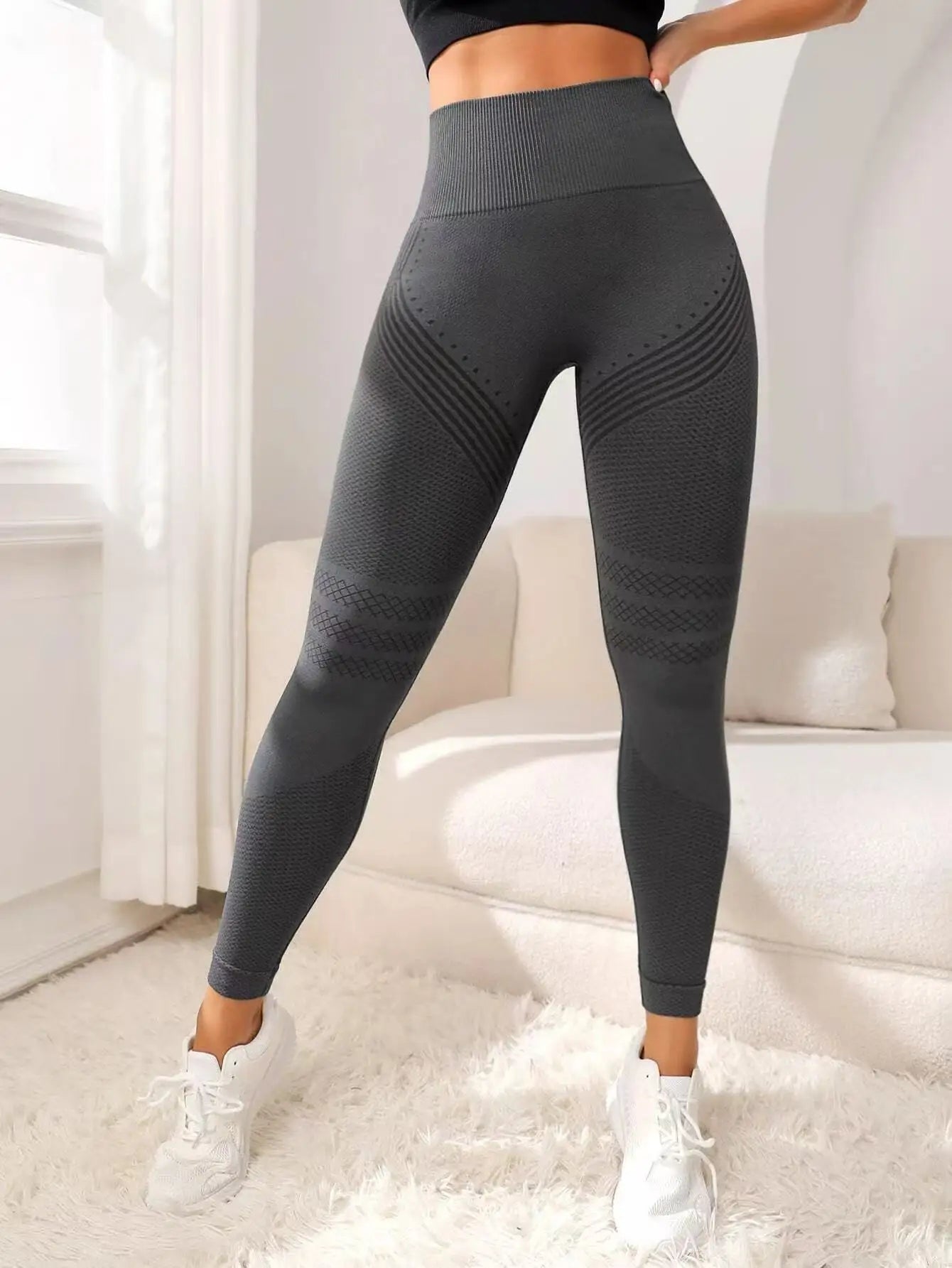Leggings 3D anticelulitis para mujer con cintura alta, efecto levanta glúteos y control de abdomen. Diseñados para estilizar la figura y brindar comodidad, ideales para gimnasio, entrenamiento y yoga.