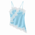 Top elegante de encaje para mujer con diseño asimétrico y patchwork. Sin mangas, con espalda descubierta y escote en V. Estilo sexy y ligero, ideal para el verano y looks frescos y sofisticados.