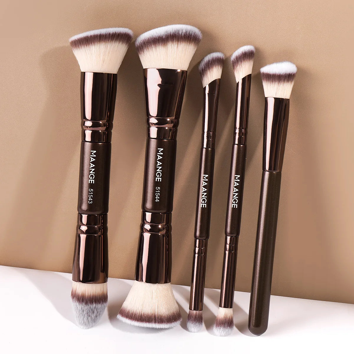 MAANGE Set de 5 brochas de maquillaje: incluye brochas para base, rubor, corrector y sombras de ojos. Kit multifuncional de brochas profesionales para maquillaje.