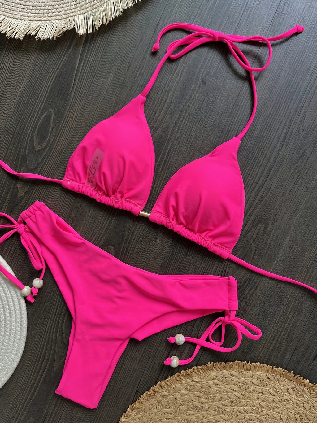 Bikini sexy de triángulo para mujer 2025. Conjunto de bikini brasileño con cuello halter, efecto push-up y elegante detalle de cadena metálica. Ideal para la playa, la piscina, vacaciones y días de verano.