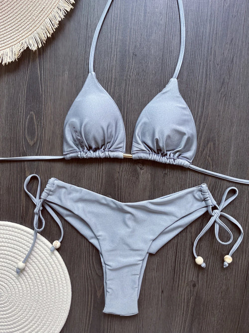 Bikini sexy de triángulo para mujer 2025. Conjunto de bikini brasileño con cuello halter, efecto push-up y elegante detalle de cadena metálica. Ideal para la playa, la piscina, vacaciones y días de verano.