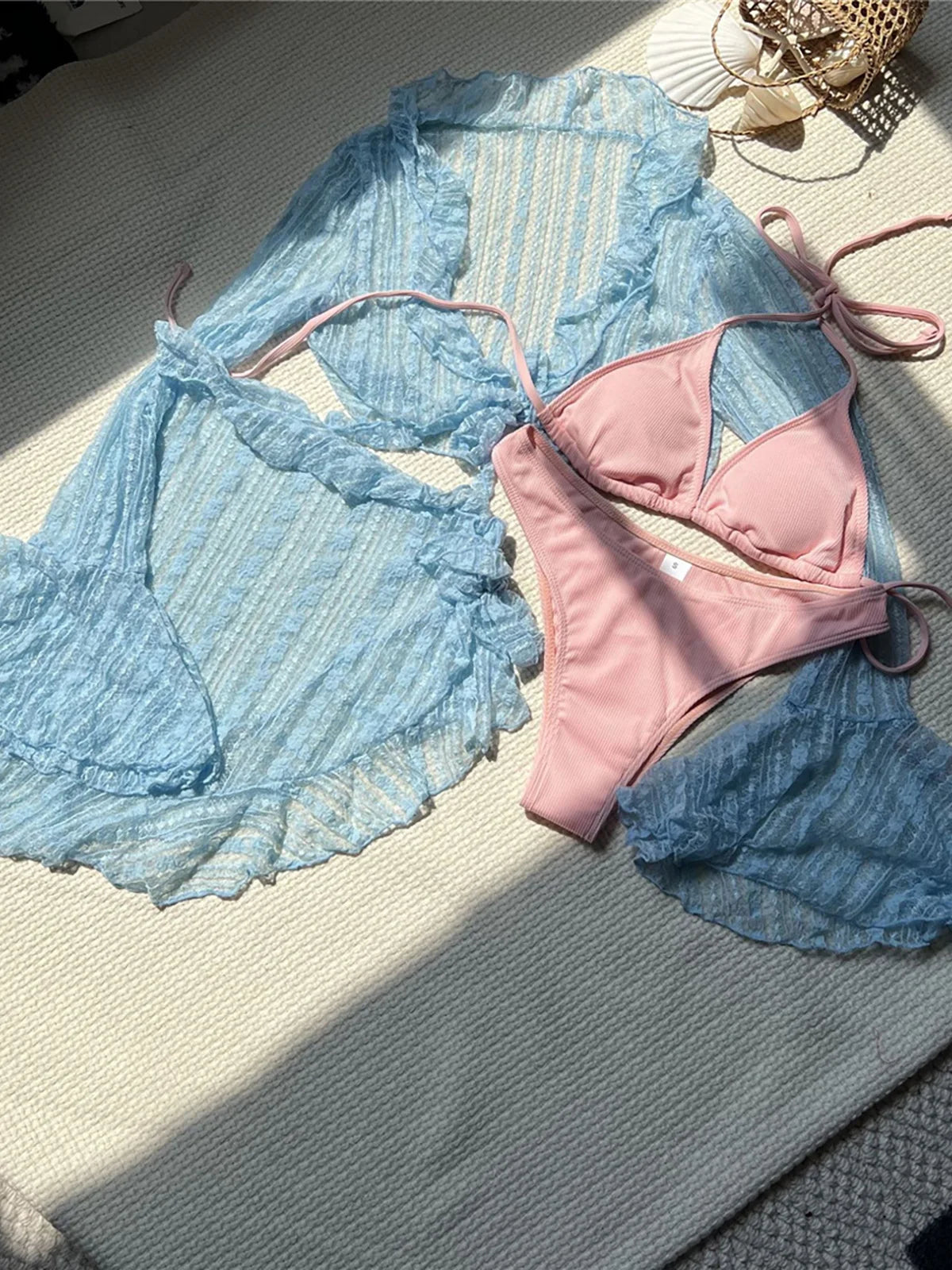Conjunto de bikini de 4 piezas para mujer con cuello halter, pareo y cubrebaño de manga larga. Traje de baño elegante y moderno, ideal para la playa, la piscina, vacaciones y días de verano.