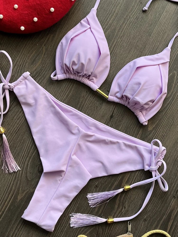 Bikini sexy de triángulo para mujer 2025. Conjunto de bikini brasileño con cuello halter, efecto push-up y elegante detalle de cadena metálica. Ideal para la playa, la piscina, vacaciones y días de verano.