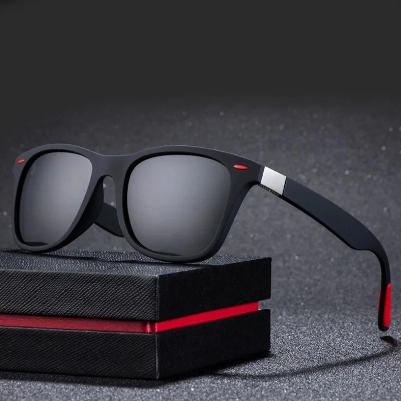 Gafas de sol retro para hombre y mujer, estilo deportivo y vintage. Ideales para conducir, actividades al aire libre y uso diario. Diseño moderno con protección UV400 para una máxima protección contra los rayos solares.