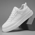 Zapatillas deportivas casuales para hombre, ideales para senderismo y actividades al aire libre, con un diseño moderno, ligero y minimalista.
