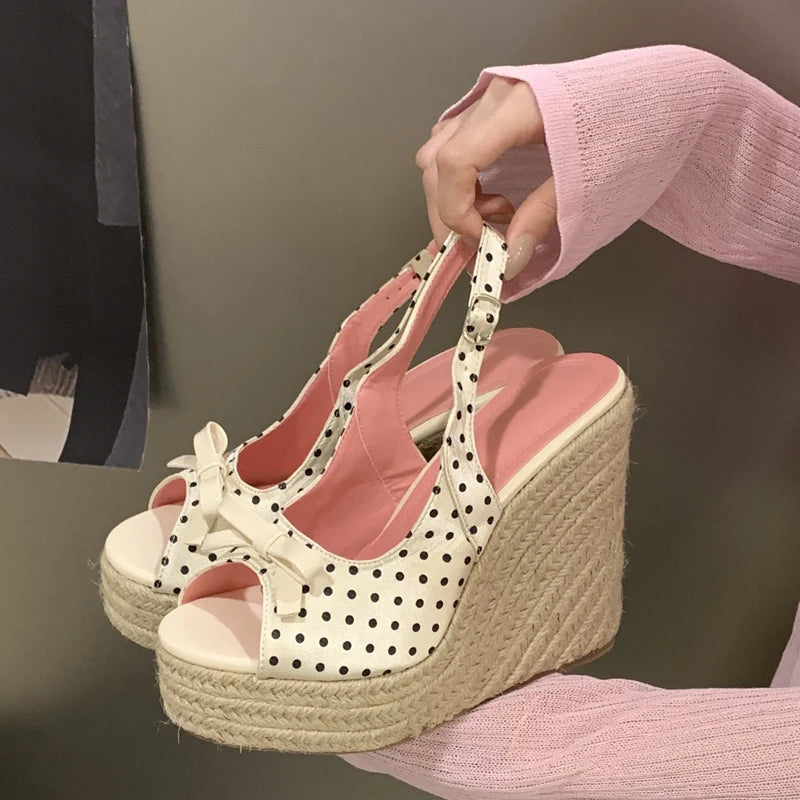 Sandalias Aneikeh de verano para mujer con plataforma y cuña de suela gruesa, acabado de estilo tejido, tacón alto, diseño casual de inspiración retro romana y detalle de lazo con lunares.