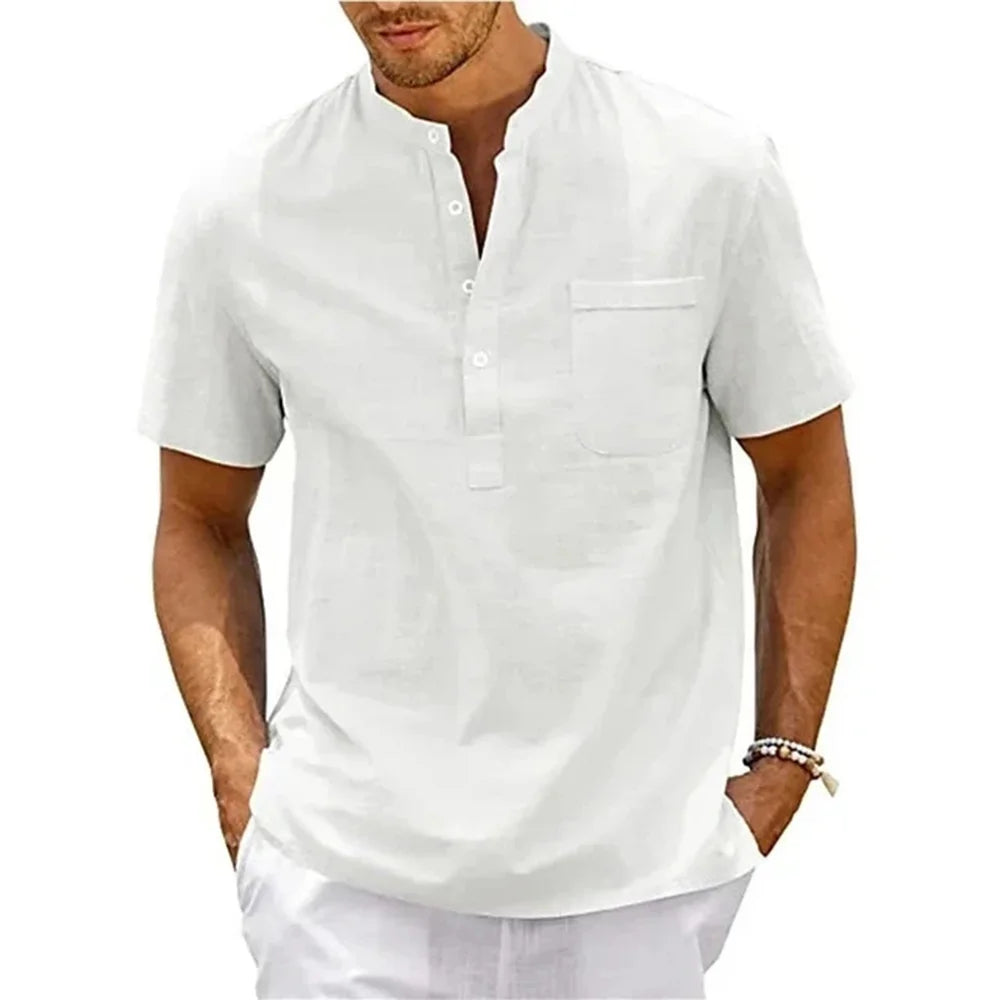 Camisa de lino y algodón para hombre con cuello Henley y bolsillo. Diseño casual de manga corta y color sólido, ideal para la playa, el uso diario o un estilo vintage y urbano. Ligera, fresca y cómoda para cualquier ocasión.