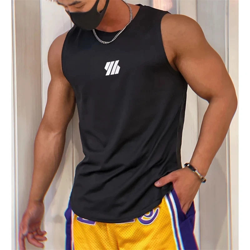 Camiseta deportiva sin mangas de malla de alta calidad para hombre, modelo verano 2025. Camiseta tipo tank top para gimnasio, running, fitness y deportes. Ropa deportiva masculina.